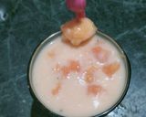 A picture of step 3 of Papaya shake 😋.