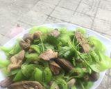 Hình bước làm 3 của món Khổ qua Tây xào lòng gà 🐥