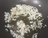 Foto del paso 2 de la receta: Fideuá con sepia y berberechos