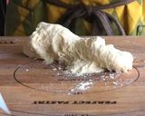 A picture of step 2 of Easy Crunchy Cookie Crust Melon Pan.