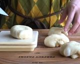 A picture of step 13 of Easy Crunchy Cookie Crust Melon Pan.