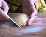 A picture of step 18 of Easy Crunchy Cookie Crust Melon Pan.
