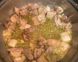 Foto del paso 3 de la receta: Pollo con ajo y perejil 🍃