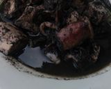 Foto langkah ke 4 dari resep 51. Cumi bumbu hitam.