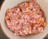 รูปขั้นตอนการทำที่ 1 ของ หมูชุบเกล็ดขนมปังทอดสอดไส้ชีสพาร์เมซาน