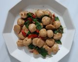 รูปขั้นตอนการทำที่ 3 ของ "ลูกชิ้นหมูผัดกะเพรา" Stir Fried Pork Ball with Basil 🐷🌿🌶