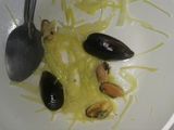 Sopa de mejillones al azafrán