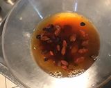 Une image de l'étape 2 de Dôme de riz rouge aux baies, raisins et jus de prunes.
