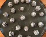 Foto del paso 7 de la receta: Trufas saludables de frutos secos, dátiles y cacao amargo