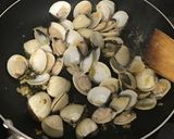Foto del paso 3 de la receta Almejas al ajillo