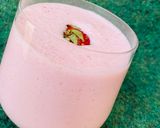 A picture of step 2 of Strawberry smoothie.
