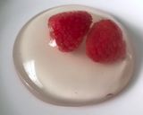 Foto del paso 4 de la receta: Gota de agua al agua de rosas con frambuesas