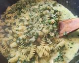 Foto del paso 2 de la receta: Fideos con espinaca y crema 🥬