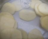 स्ट्रीट स्टाइल आलू की पकोड़े (Street style aloo ki pakodi recipe in hindi) रेसिपी चरण 2 फोटो