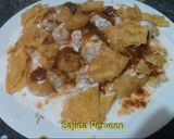 A picture of step 2 of Dahi phulki chaat.