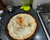 Foto del paso 10 de la receta: A la masa con los niños de la casa, pizza casera para hacer en familia