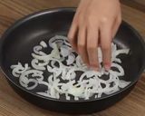 Foto del paso 3 de la receta: Pechuga de pollo con papas y queso manchego