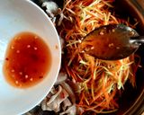 Hình bước làm 4 của món Gỏi xoài tai heo