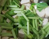 A picture of step 2 of Mixed Veggies & Tofu Soup.