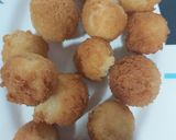 A picture of step 2 of Bread gulab jamun.