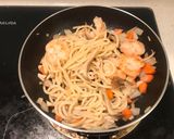 清炒蝦仁雞肉起司義大利麵（也能做寶寶副食品）的食譜步驟4照片