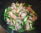 A picture of step 5 of Teriyaki Chicken Thighs with Asparagus Stir-Fry.