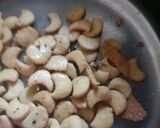 A picture of step 4 of Masala kaju.