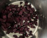 Foto del paso 1 de la receta: Lomo de atún con judías verdes y zanahoria morada rehogada !!!