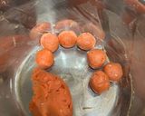 A picture of step 1 of Two-Color Che Lũm Chũm (Vietnamese Glutinous Rice Balls in Ginger Syrup, No Filling).