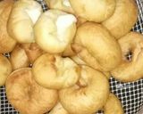 Foto langkah ke 4 dari resep Donat anti gagal no kentang.