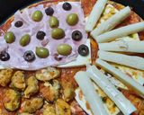 Foto del paso 5 de la receta: Pizza con mejillones, palmitos, jamón