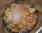 A picture of step 1 of Dates juice.