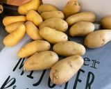 Une image de l'étape 3 de Pommes de terre sautées aux pickles, ail noir et persil.