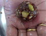 खजूर ड्रायफ्रुट्स लाडू (khajur dry fruits ladoo recipe in marathi) रेसिपी स्टेप 5 फोटो 