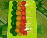 Foto langkah ke 2 dari resep Sate Singkong Pelangi.