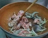 รูปขั้นตอนการทำที่ 3 ของ เส้นขาวกับหมูสามชั้นผัดซอสโคชูจัง