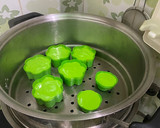 Foto langkah ke 4 dari resep Putu Ayu Rainbow non Santan.