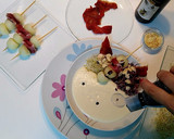 Foto del paso 6 de la receta: Ajoblanco de melón con ensalada de germinados y brocheta de melón con jamón