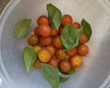 A picture of step 1 of Fermented Tomatoes & Basil.