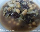 Foto del paso 4 de la receta: Caldo de verduras con garbanzos y morcilla de cebolla picante