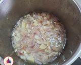 A picture of step 3 of Water chestnut Soup.