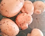 A picture of step 1 of Mushroom masala.