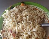 A picture of step 4 of Indomie in to egg.