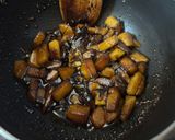 Foto del paso 2 de la receta: Omelette de manzana caramelizada y queso