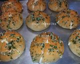 Foto langkah ke 9 dari resep Korean Garlic Cream Cheese Bread 🧀🧄.