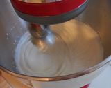A picture of step 4 of No-bake, No-crust Strawberry Cheese Cake.