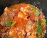 A picture of step 2 of Slow-Cooked Pig’s Feet (Crock Pot).
