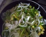 Foto del paso 3 de la receta: Tortilla de zapallitos verdes