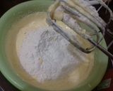 Foto langkah ke 5 dari resep (32)Bolu Mentega.