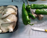 Foto del paso 1 de la receta: Revuelto de Setas con Pimientos finos (Menú Vegano)